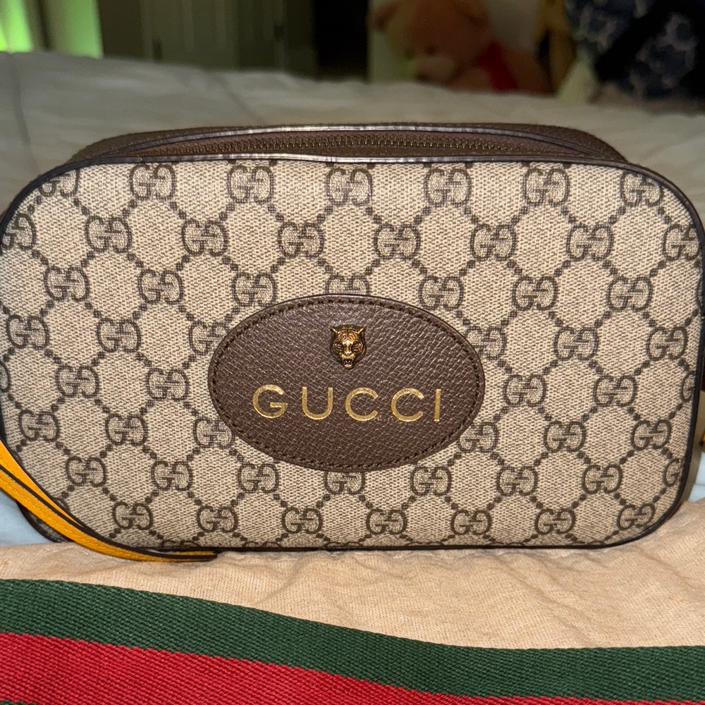 Gucci Supreme Monogram Web Neo Vintage crossbody unisex Authentic